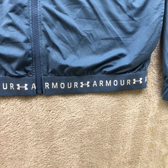 The Under Armour HeatGear Woman's Jacket Small Full Zip Stand Collar - Picture 4 of 12